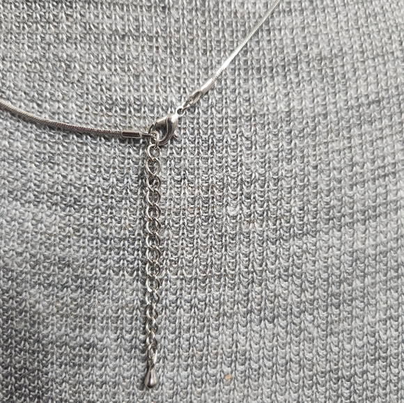 Elegant Silver Tone  Horseshoe Pendant Necklace Fashion Necklace - Picture 4 of 4